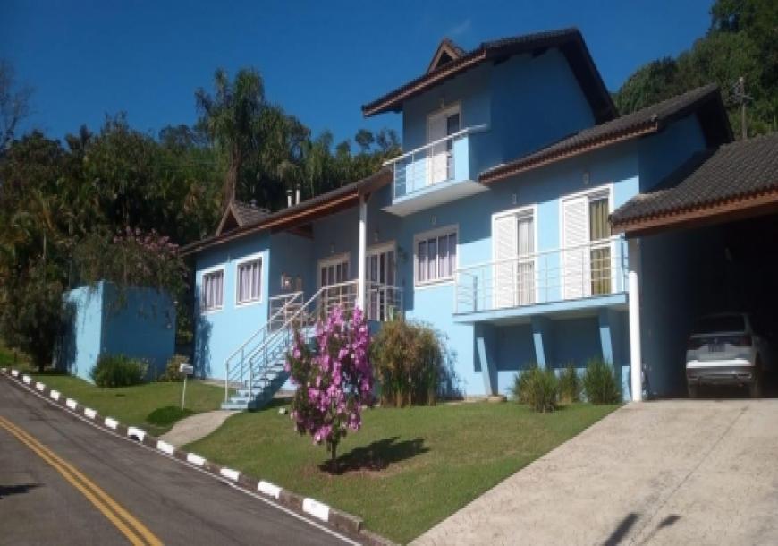 Belíssima Casa no Residencial