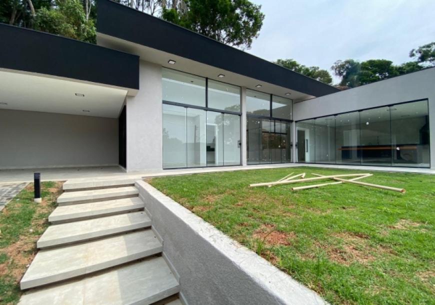 Casa nova com estilo moderno